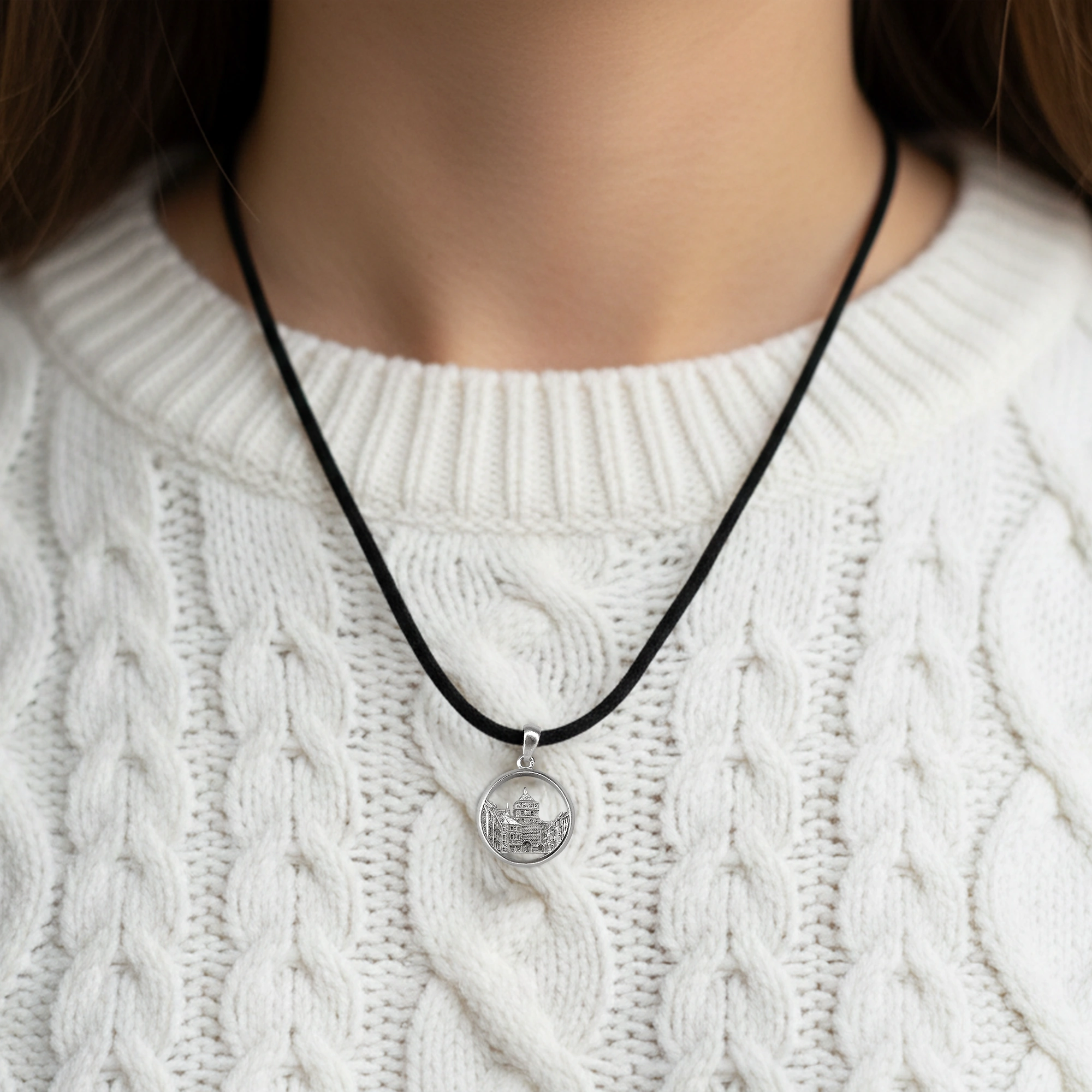 Halskette „Schwarzes Tor“ – 925er Silber