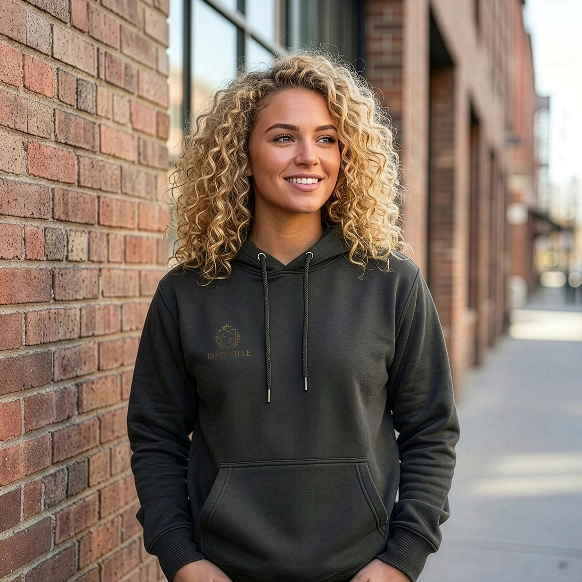ROTTVILLE Hoodie, Unisex, Schwarz mit goldenen Details ROTTVILLE Hoodie, Unisex, Schwarz mit goldenen Details