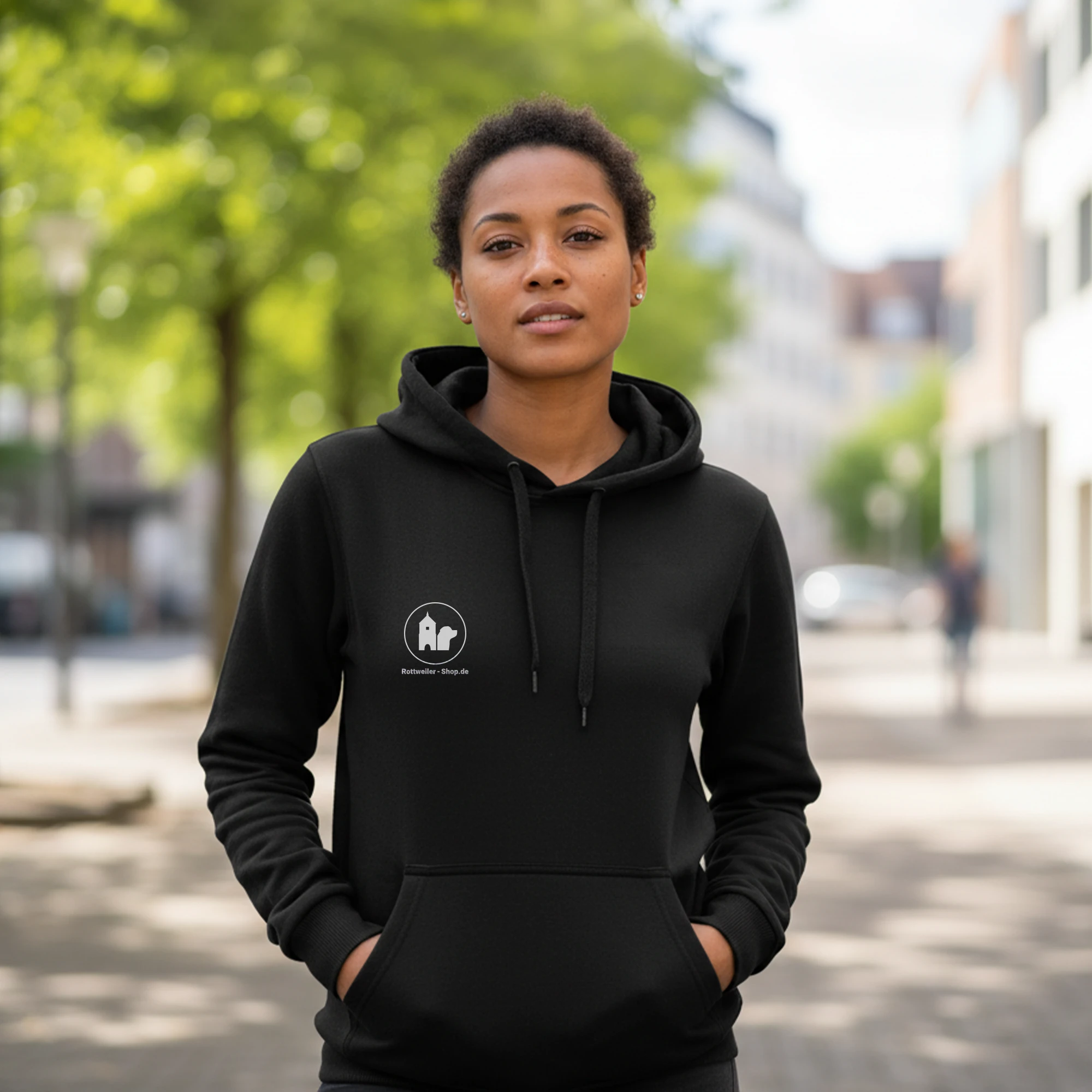 RW-Shop Hoodie, Unisex, Schwarz mit weißen Details RW-Shop Hoodie, Unisex, Schwarz mit weißen Details